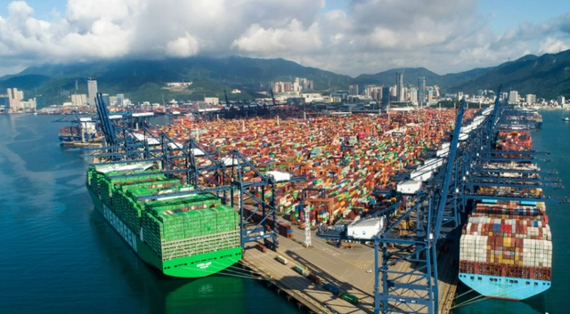 2022年八大枢纽口岸海运集装箱外贸吞吐量同比下降，出口外贸怎么了？