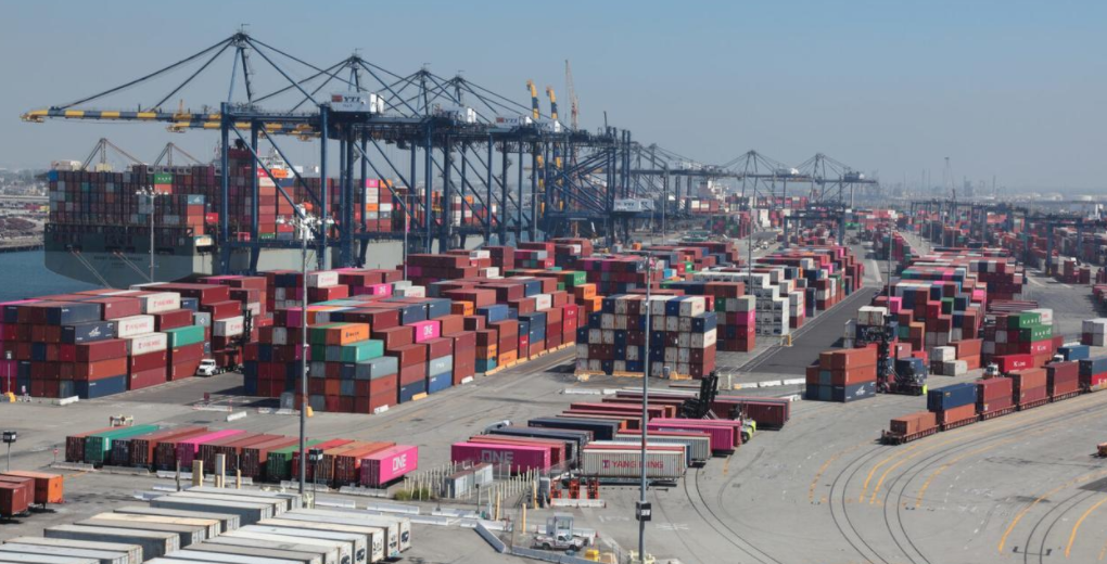 美国口岸进口海运集装箱量正从低点回升
