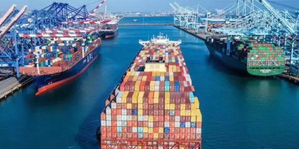 集装箱船闲置运力大幅下降，未来集装箱海运费还会连续下跌